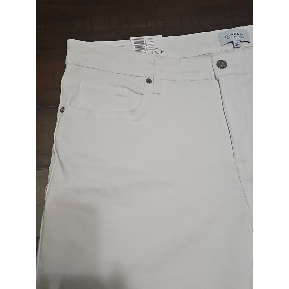 Crown & Ivy Womens High Rise White Denim Shorts Size 18W New - Picture 4 of 10